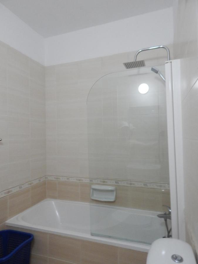 Barlee'S Apartment Paralimni Buitenkant foto