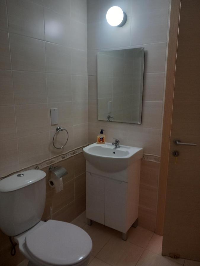 Barlee'S Apartment Paralimni Buitenkant foto